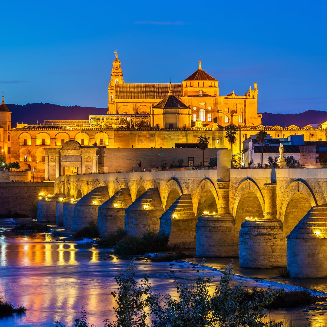 TravelEuropeG's tweet photo. 9/ Cordoba
The Mezquita’s hypnotic arches blend mosque and cathedral. Stroll flower-filled patios in the Judería and bridge over the Guadalquivir.  #CordobaCharm https://t.co/7tKlFCdXlG