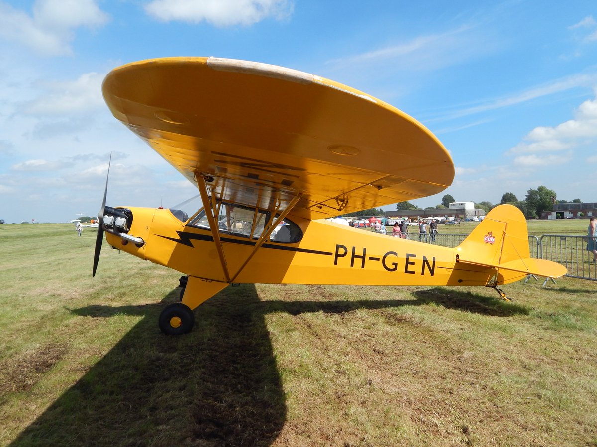 Bijzondere vliegtuigen, een markt van luchtvaartorganisaties en een Filipijnse sfeer met hapjes en drankjes. Komt u ook naar de Teuge AirFair op zaterdag 13 september? =>Aircraft Maintenance Netherlands, De Zanden 105 B, 7395 PG Teuge Airport (10:00-16:00 uur; toegang gratis).