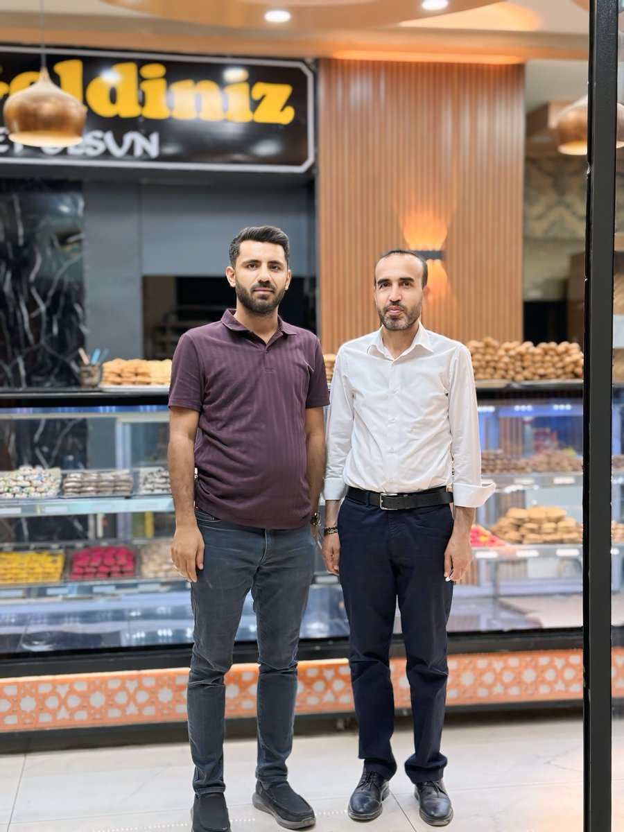 Yeni açtığımız Halis Ekmek ve Unlu Mamülleri iş yerimizde bu akşam DEM Parti Şanlıurfa Milletvekili Ferit Şenyaşar bizleri ziyaret etti. Mütevazı ve halkın içinden biri olan vekilimize nazik ziyaretleri için teşekkür ederiz. <a href="/FeritSeny/">Ferit Şenyaşar</a>