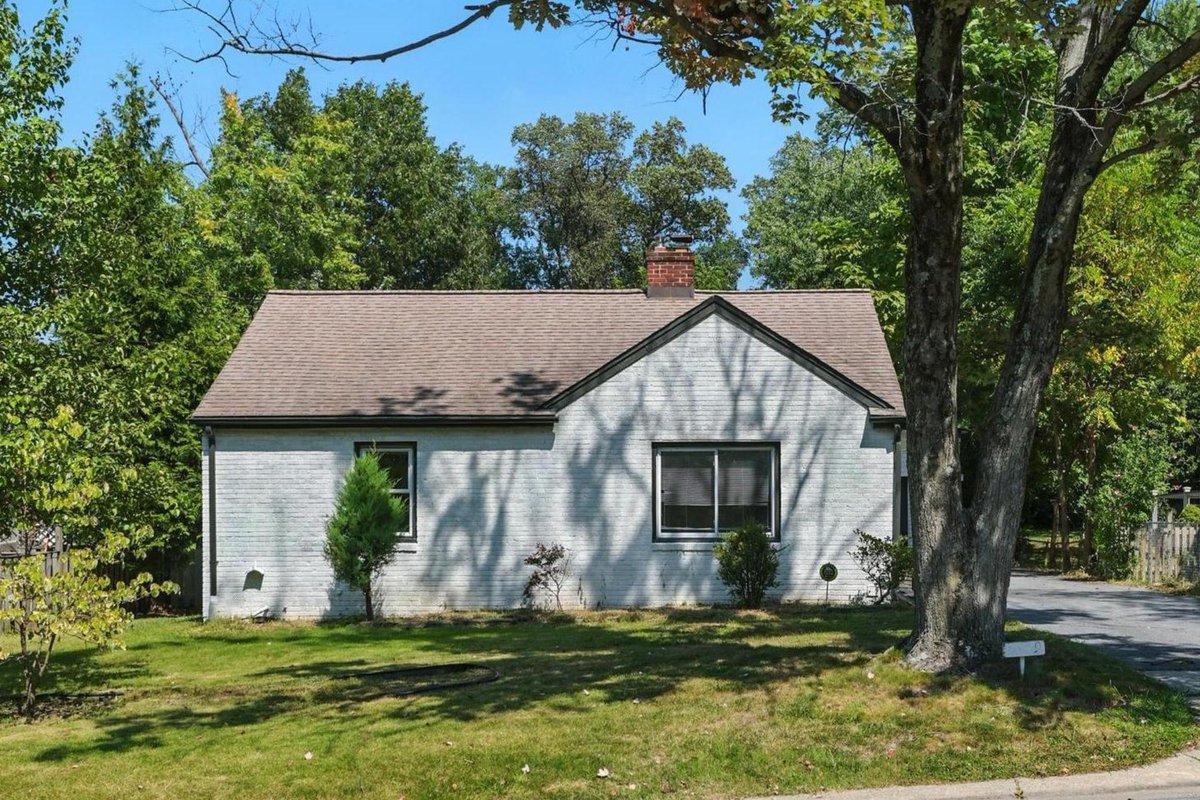 listingsnova's tweet image. Silver Spring Home for Sale! 
•• For an exclusive showing and/or extra information, DM or CALL us at 571-462-2445 today •• We can do a video showing or an in person showing.
NO cost and NO obligation. This is a free service.