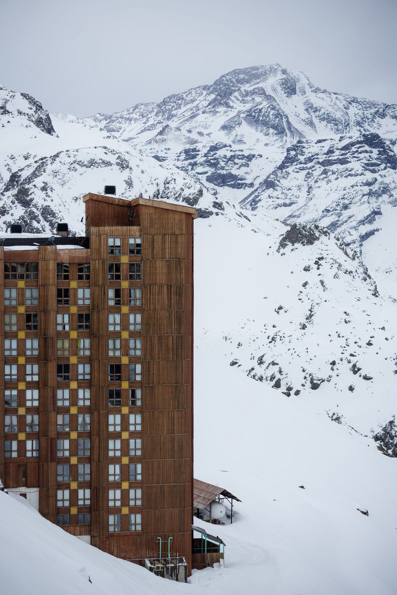The <a href="/hdl_uandes/">Human Development Lab</a> Workshop concluded with great success! 🎉 From August 19–22, scholars in Economics of Education from around the world shared their research and discussed recent developments. Thanks to all who joined the academic sessions! Here are some pics 📸 #Research