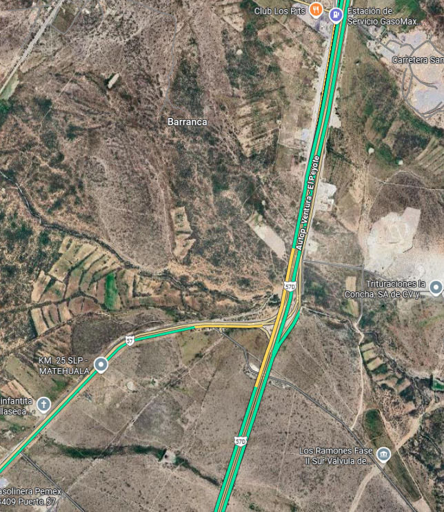 Estimados Usuarios Esta bloqueada la libre en el Puente de San Elías Sentido Norte-Sur a la altura del KM 33 Matehuala - Querétaro Tomen sus precauciones por percance, Vía alterna Autopista Oriente-Ventura