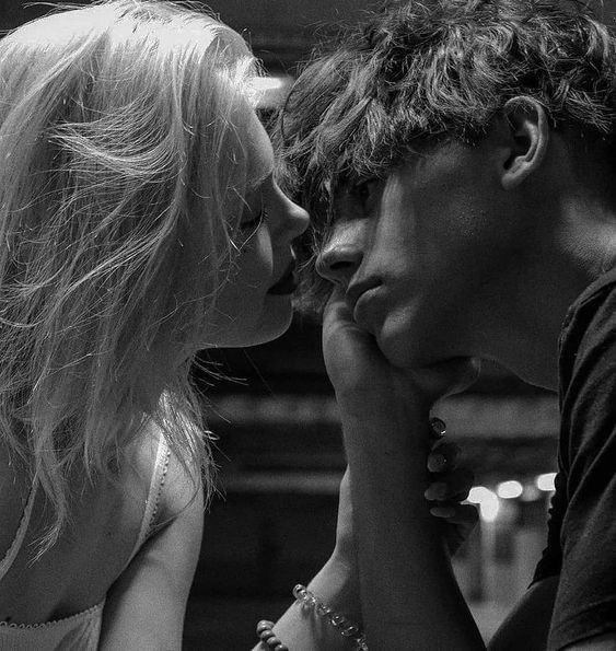 Maria'nın yalancı bakışları, uygar'ın severken ki saflığı...