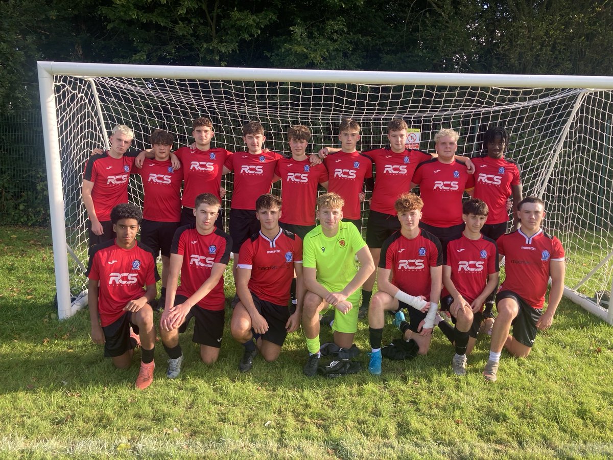 Good run out for the senior ⚽️team this evening. Lost 2-1 v Bro Myrddin. Good preparation for our cup game. MOM Connor Court outstanding goal keeper. 👏👏👍