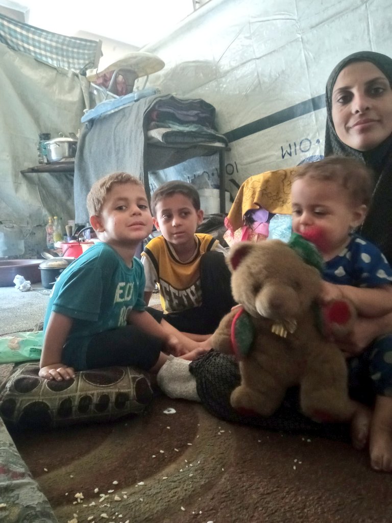 This is our last night in this tent. We leave behind painful memories and begin a new journey of displacement filled with suffering. Be with us in this difficult time. Any support from you will make a difference and save children exhausted by war.
 😓🇵🇸
chuffed.org/project/132976…