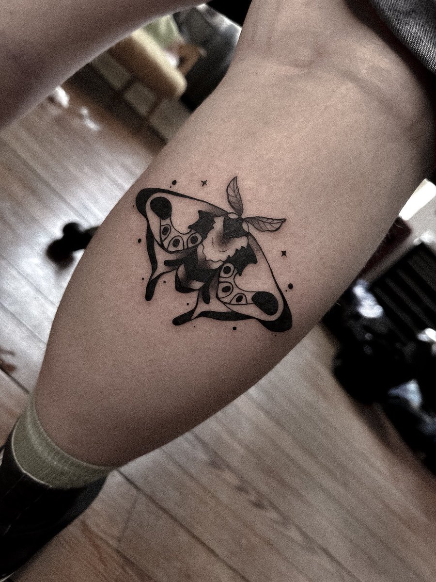 Je fais du blackwork dorénavant 🫶🤍

Je pense que vous avez la réf 👀

IG : billiethekid_ttt ✨