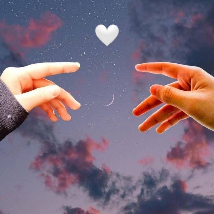 أنتَ من سبّبتَ جروحي
لا تقل لي لمَ أنا مجروح

يوم كنتَ كلّ روحي
كنتَ تتركني وتروح

@ابوسيف