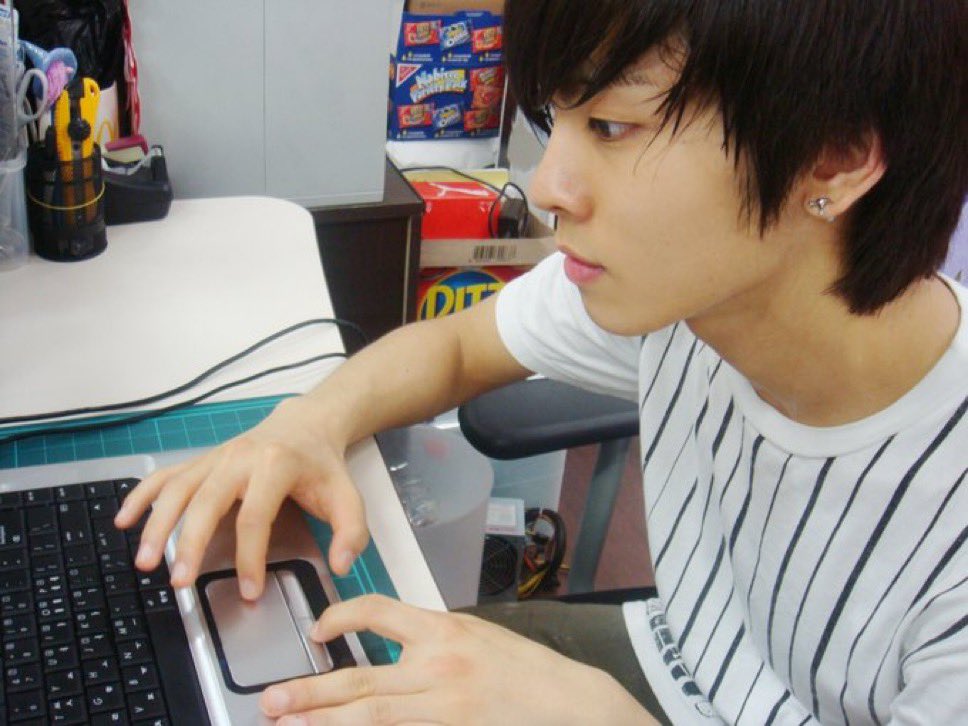 somewhere somehow a person just discovered jonghyun and shinee through that charlie kirk tweet