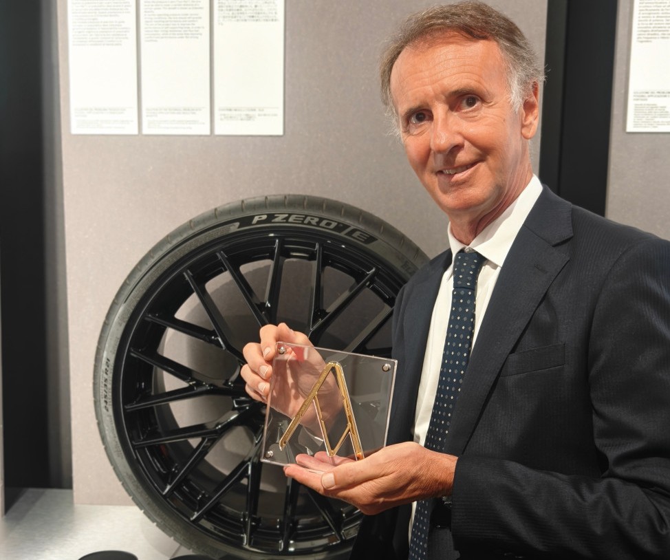 Traction_News's tweet photo. Combining advanced AI, recycled materials, and high performance, Pirelli’s P Zero E wins the Compasso d’Oro Award, redefining the future of tire innovation.

Read more here: https://t.co/edmPFlkSLl

#ADIInternationalCompassoDOroAward #AutomobileClubDeFranceAwards #Pirelli https://t.co/FAfP9xvRa1