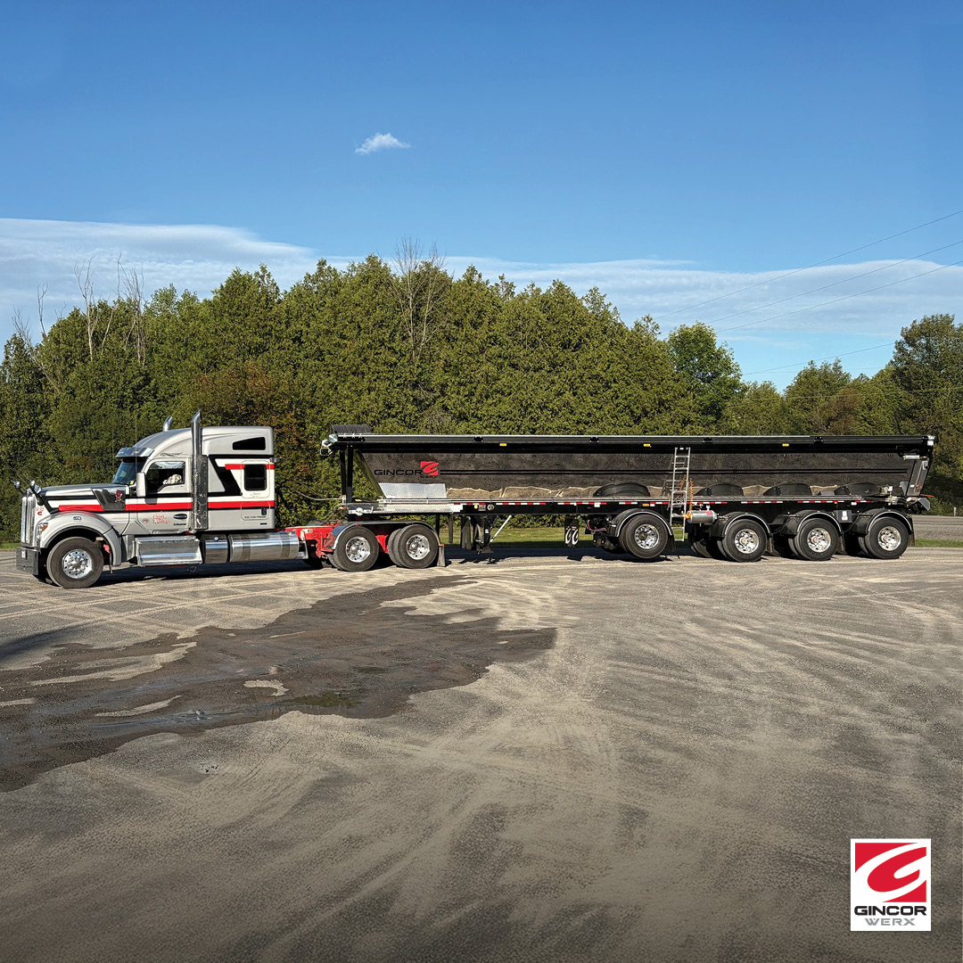 Grab your GINCOR Werx 484LBC-S Live Bottom Trailer— the same model that hit the track as a race trailer at Thunder Valley! 🏁

Big thanks to Ray's Haulage for picking up this trailer 

🚨Limited units available 

👉For more information, head to gincor.com/product-catego…
