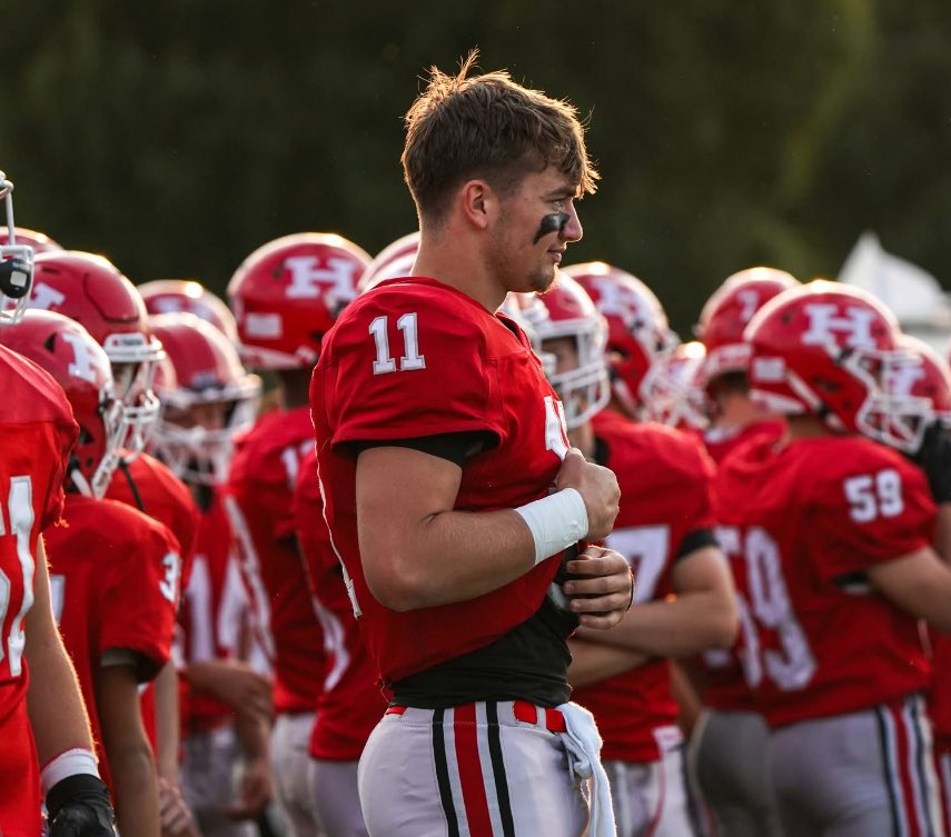 Stats through 3 Games‼️🏈
Offense
-860 Passing Yards
-9 Throwing TD’s
-66 of 88 Passing Attempts [75%]
-124 Rushing Yards
-7 Rushing TD’s
Defense
-25 Tackles
-1 Interception
-1 Sack
-4 TFL’s
<a href="/huron_football/">Huron Tigers Football</a> <a href="/HCSTigers/">Huron Athletics and Activities</a>