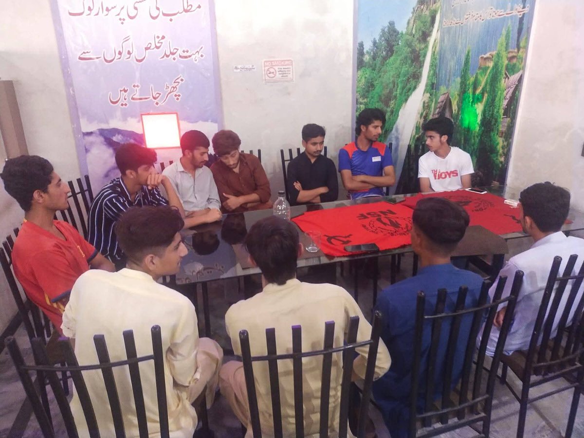 #مظفرآباد 
مظفرآباد جموں کشمیر نیشنل سٹوڈنٹس فیڈریشن گوجرہ وارڈ کا اجلاس گوجرہ مقامی ہوٹل پر منعقد ہوا کنونشن میں بھرپور شرکت کا عزم۔۔

#intifada_jammu_kashmir_convention 
#CentralConvention #Knowledge_Struggle_Victory #FreePalestine
 #راولاکوٹ 
#FreeJammuKashmir 
#20september