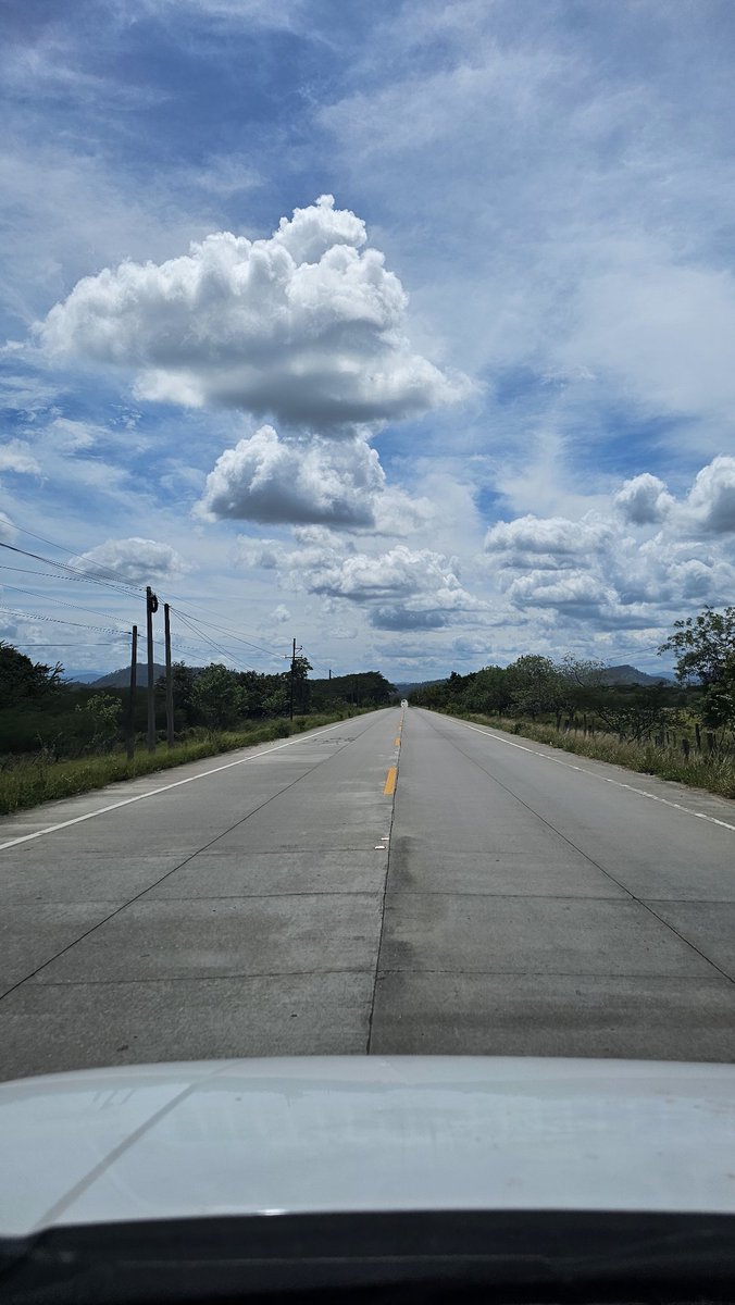 GRACIAS AL ACTUAL GOBIERNO.  POR DEJARNOS PAVIMENTADO EL CORREDOR. CEIBA,TRUJILLO ANTES DE IRSE...🫠🫠🤣🤣