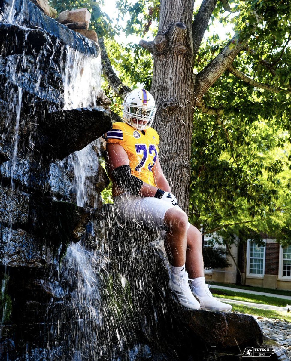 TNTechFootball's tweet photo. Engineered in GOLD. ✨

COMBO #️⃣3️⃣ 🦅

#GAMETHREADS
#AimHigh | #WingsUp https://t.co/dCN39f79gL