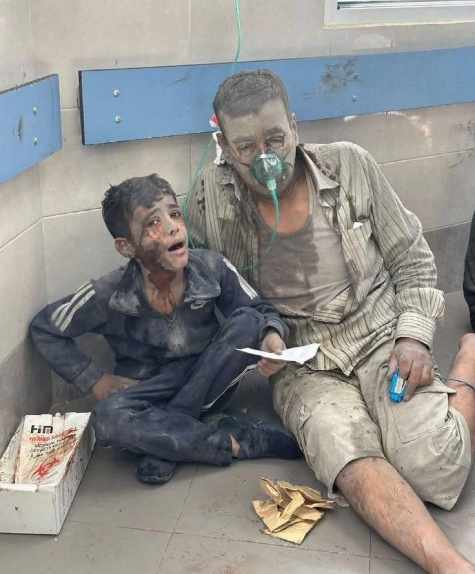 ألا تكفي هذه المشاهد لإيقاظ ضمائركم 😥 
والله سوف تسأل
نحن نباد الان 
غزة تحت الإبادة🇵🇸🇵🇸🇵🇸