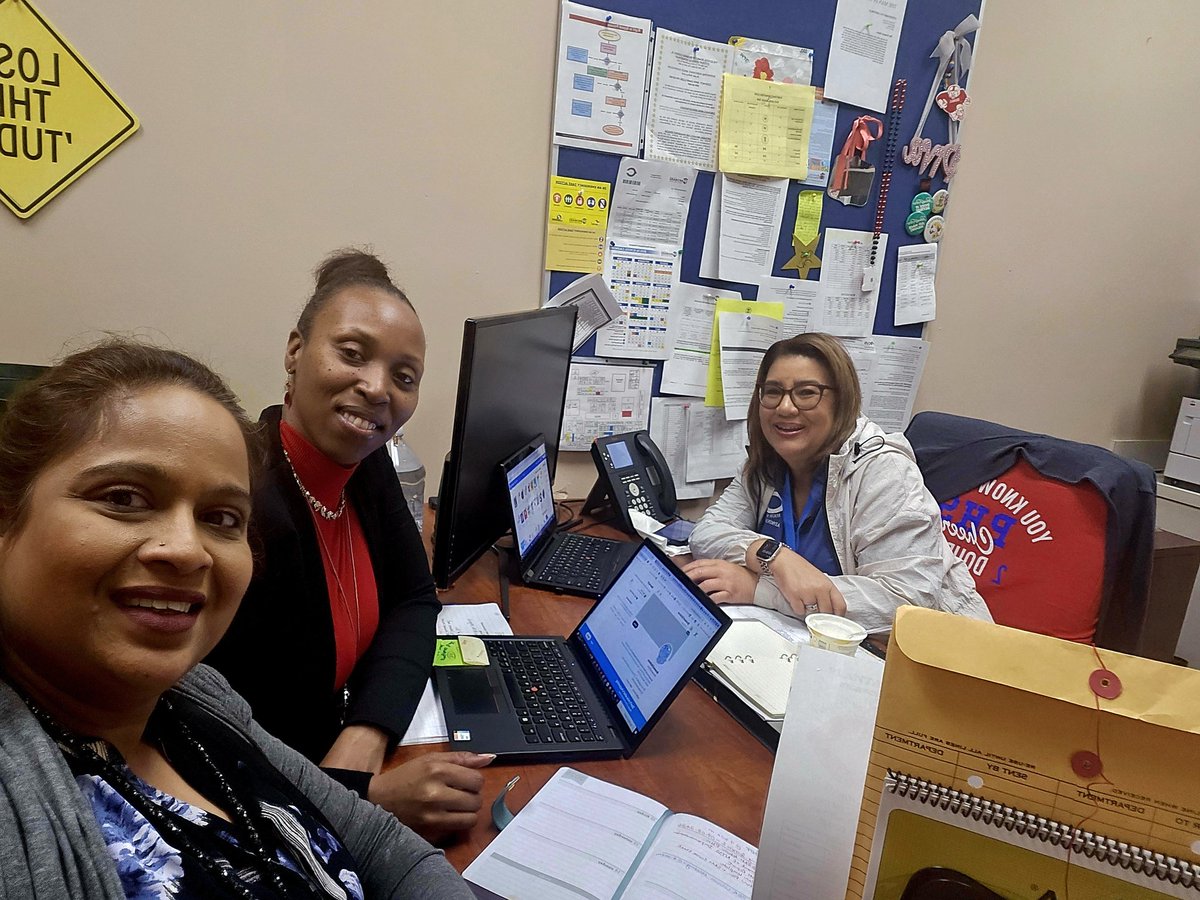 DrSanaullahS25's tweet image. Teaming up with our Assistant Principal @aprios and district instructional specialist, Ms. Katherine Robinson @BrowardScience to set clear goals and strengthen teacher support. 💡
Collaboration drives student success! 📘💛
#LeadershipInAction #MissionAPossible #BCPSLeadership
