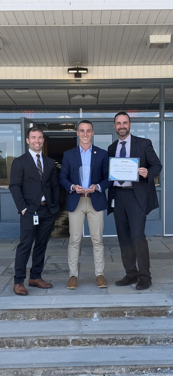 Today, I had the honor of accepting the NYSPHSAA “School of Distinction” award on behalf of our 2024-25 Westlake Varsity Teams - 100% of which earned Scholar-Athlete designation with a GPA over 90%

<a href="/lohudsports/">lohud sports</a> <a href="/KDJmedia1/">Kevin Devaney Jr.</a> <a href="/DirectRays/">Ray Gallagher 🇺🇸</a>