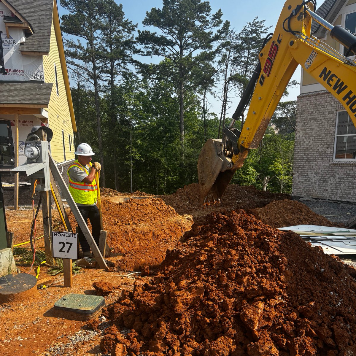YourLCUB's tweet image. Making sure the line is good, tight, and safe. Every time.

#GasLineSafety #UtilityCrew #LCUB #TennesseeUtilities #OnTheLine #PublicPower #EssentialWork #InfrastructureMatters #SafeAndReliable #BehindTheService