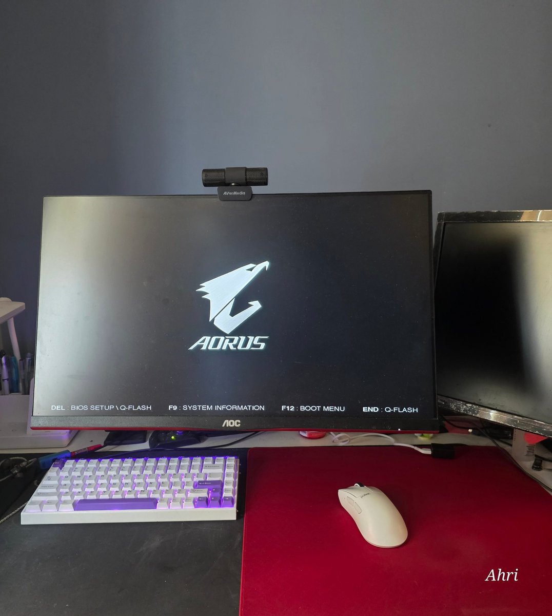 I said I wanted to stream. My computer said no, is currently stuck on this one QwQ help