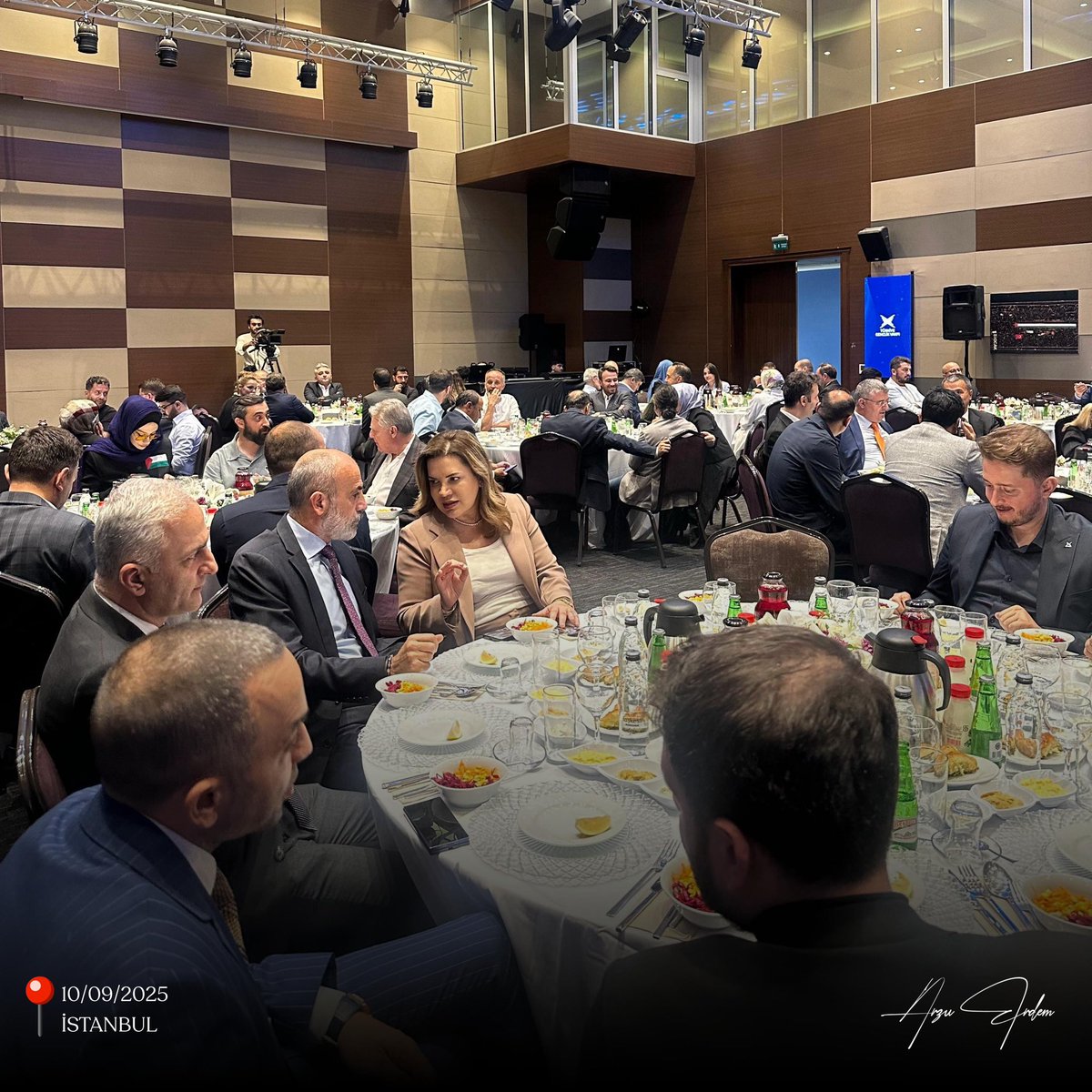📌 EYÜPSULTAN

TÜGVA Yüksek İstişare Kurulu Üyesi Necmeddin Bilal Erdoğan beyin teşrifleriyle, Türkiye Gençlik Vakfı (TÜGVA) tarafından düzenlenen Medya ve İletişim Buluşması programına katıldım. Gençliğin dinamizmini, fikir üretme gücünü ve iletişim alanındaki vizyonunu merkeze