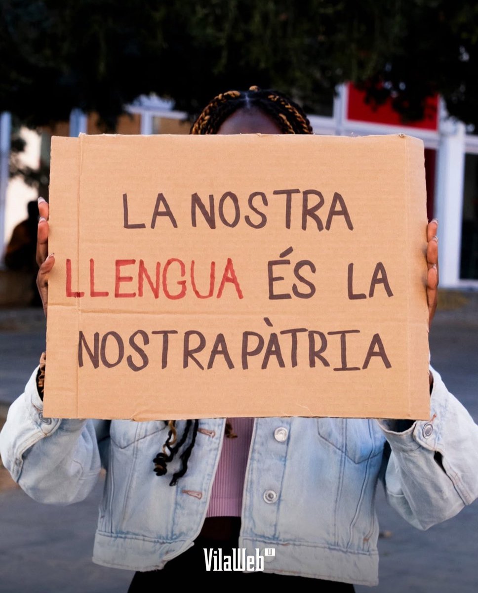 La nostra llengua és la nostra pàtria. Si la perdem, ho perdem tot. Espere que hageu tingut bona diada, catalanes ✊🏻