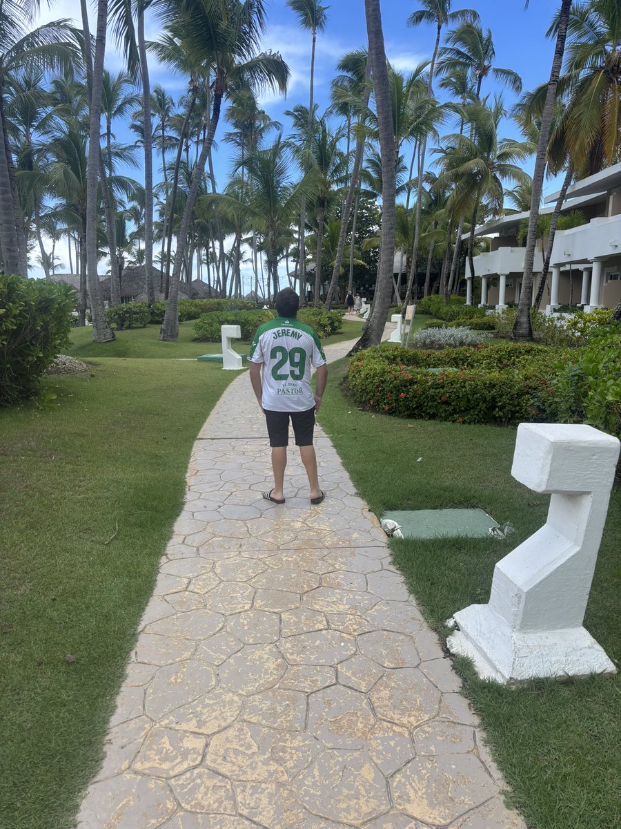 MaxiRoAn's tweet photo. Desde República Dominicana, siempre contigo @realracingclub 😍⚽️💚 https://t.co/l8wbZBzbiN