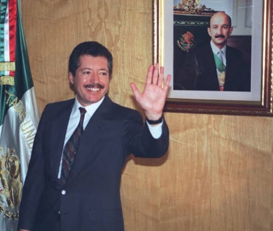 a_lexis96's tweet photo. @eortvaz06 @PonchoGutz No tardan en salir a decir que Salinas de Gortari era progre, zurdo y comunista 🤣🤣🤣🤣 https://t.co/dbvgDF8zk4