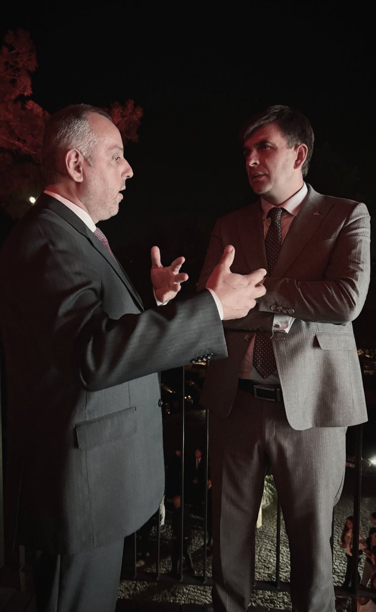 Karadağ Diaspora Bakanı Mirsad Azemović, Ziyaret kapsamında, iki ülke arasındaki kültürel ve sosyal bağların daha da güçlendirilmesi adına yapılabilecek iş birliklerini değerlendirdik. Aynı zamanda diaspora ilişkileri ve ortak projeler üzerine verimli bir görüşme gerçekleştirdik.