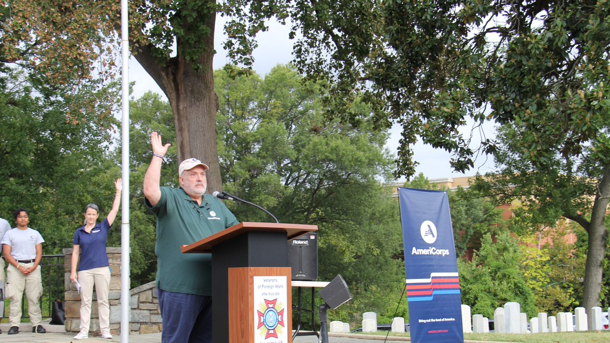 9/11 is a day of remembrance and a call to serve. Today, <a href="/AmeriCorpsNCCC/">AmeriCorps NCCC</a> joined leaders from <a href="/DeptofWar/">Department of War 🇺🇸</a>, @FEMA, <a href="/DeptVetAffairs/">Veterans Affairs</a> National Cemetery Administration, and <a href="/CarryTheLoad/">Carry The Load</a> at Alexandria National Cemetery to honor the fallen. We remember. We serve. We stand together.