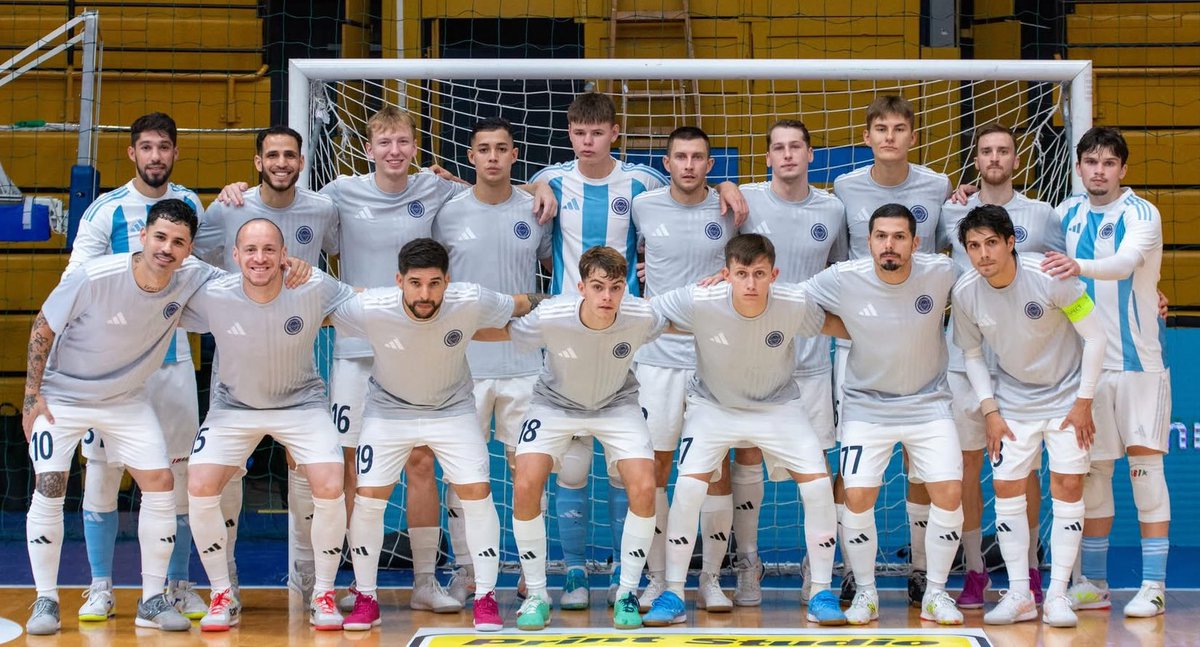 _daniairoso's tweet photo. @Rigafutsalclub juntos! 🙏🏾🦁🦁 https://t.co/UzOqgQbP3p