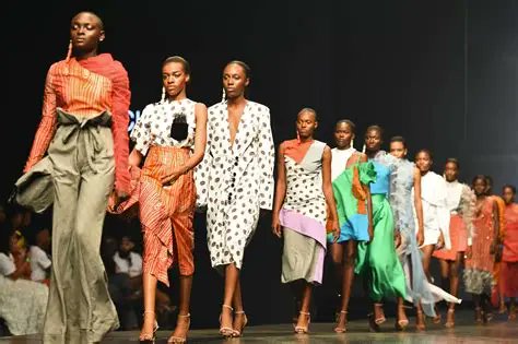 OcanRaphael_dev's tweet image. Discover the vibrant pulse of Uganda’s fashion scene in 2025! From Ankara’s bold prints to modern Afro-chic styles, the streets of Nakawa are alive with creativity and culture. Stay trendy, stay unique. #UgandanFashion #AnkaraStyle #AfroChic #FashionInUganda #TrendyIn2025