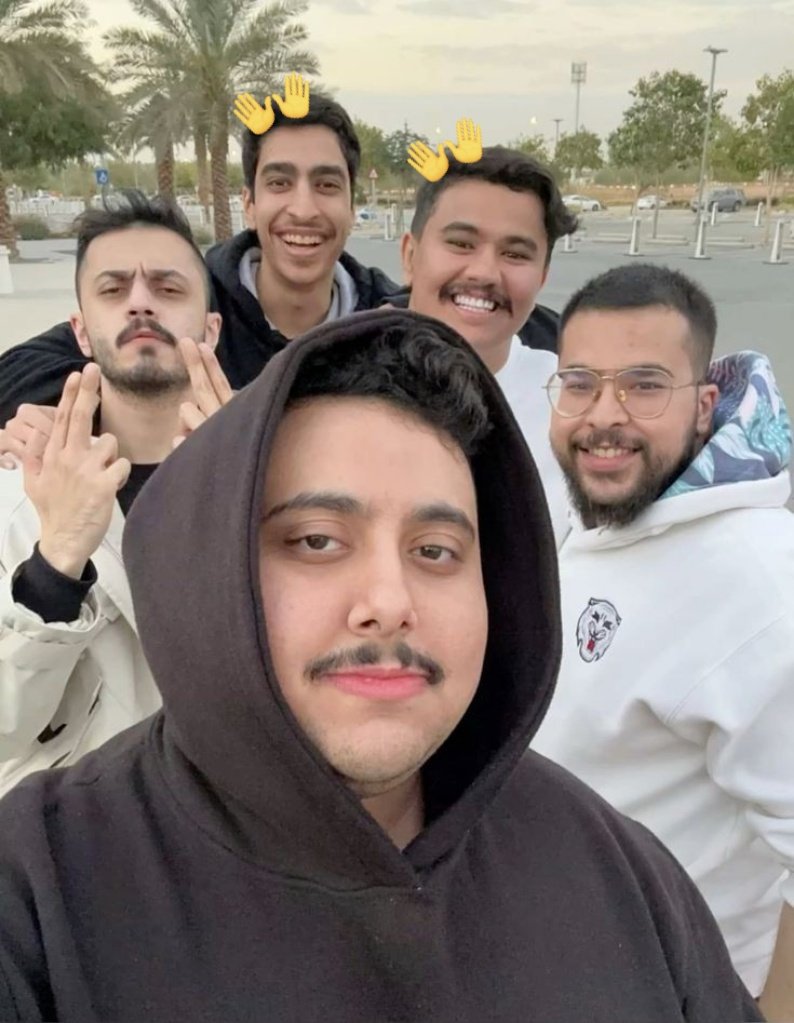 لن اُخبر الصورة عما حدث
سأَدعُها سعيدة هكذا