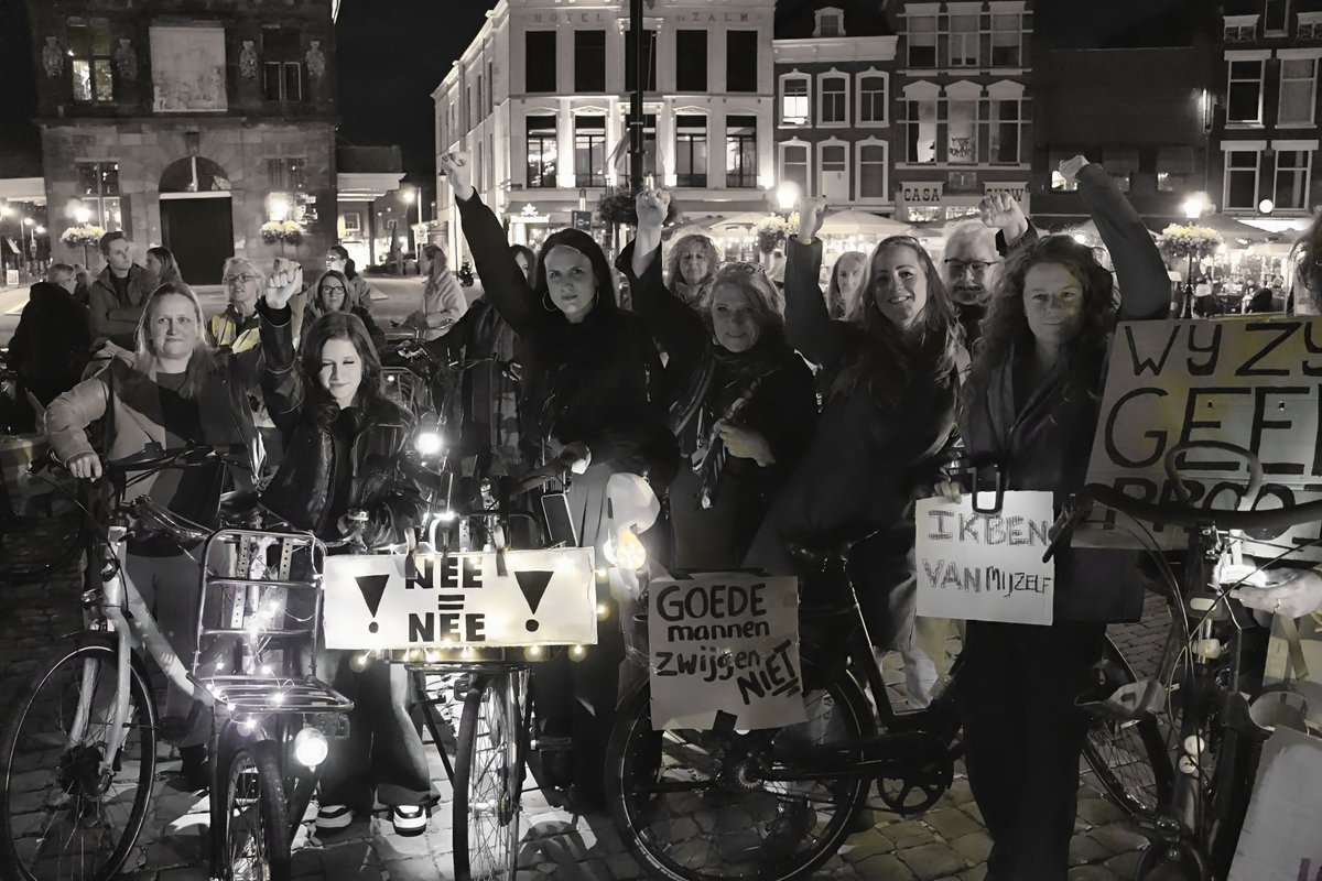 SvanWelsum's tweet photo. Dolle Mina`s in Gouda 11-09-25
#Gouda #protest #actie #Gouda https://t.co/HhWpEgxck5