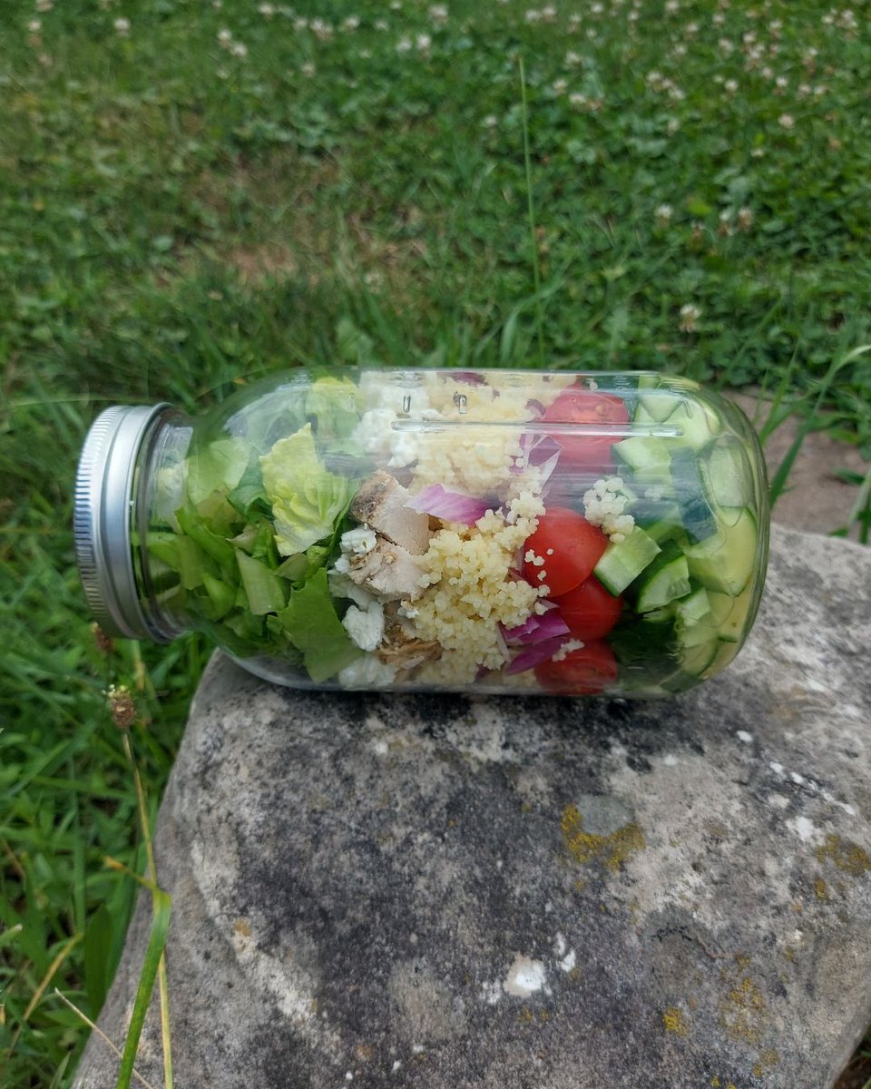 Make-Ahead Mason Jar Salads dlvr.it/TN1jJh #dietitian