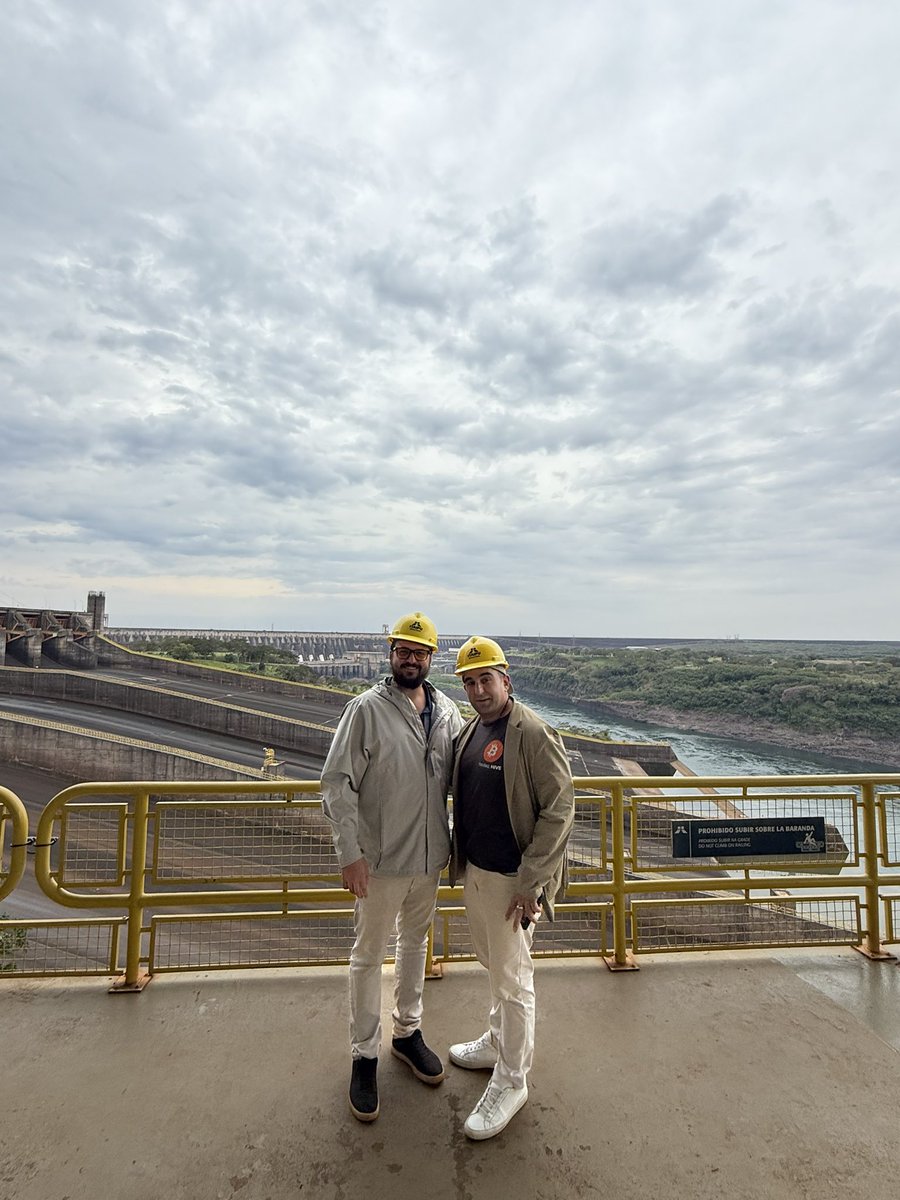 On top of the Itaipu Dam standing in between Brazil and Paraguay with Frank Holmes <a href="/bulldogholmes/">Frank Holmes</a> and Aydin Kilic <a href="/AydinKilicHIVE/">Aydin Kilic</a>

Bullish on Hive 🐝