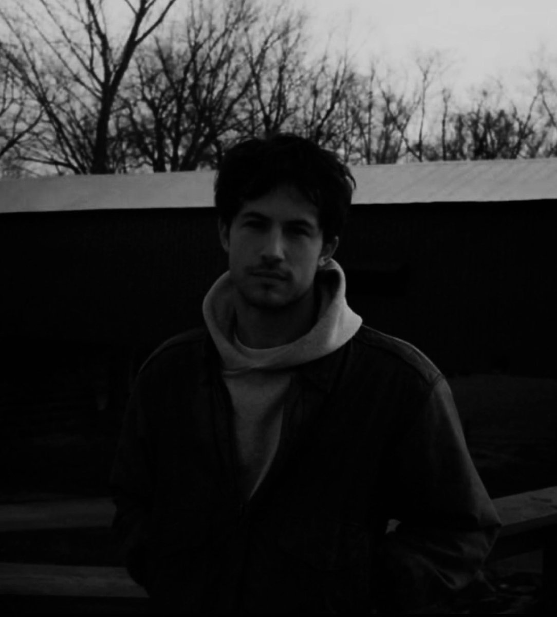 ofcvrsedarts's tweet image. 𝐀𝐋𝐁𝐔𝐒 𝐒𝐄𝐕𝐄𝐑𝐔𝐒 𝐏𝐎𝐓𝐓𝐄𝐑.

        ❛ middle potter child.
           halfblood. slytherin.
           quidditch chaser.
           aspires to become
           a curse breaker. ❜

written by #єємѕ