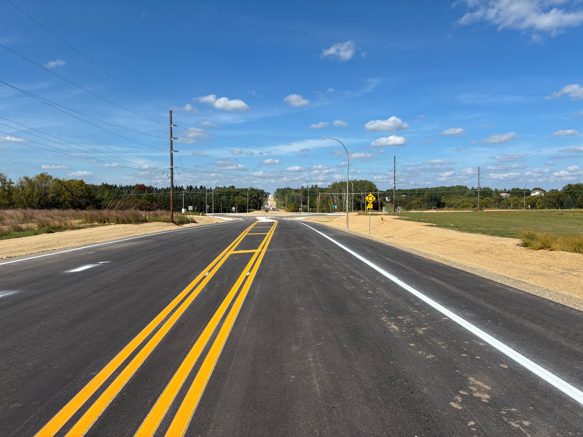Good news!
Construction of a new roundabout at Highway 63 and Olmsted County Road 112 north of Rochester is completed and open to traffic.
The roundabout opened to traffic early Thursday evening. #mntraffic #mndot #roundabout #rochmn 
dot.state.mn.us/news/2025/09/1…
