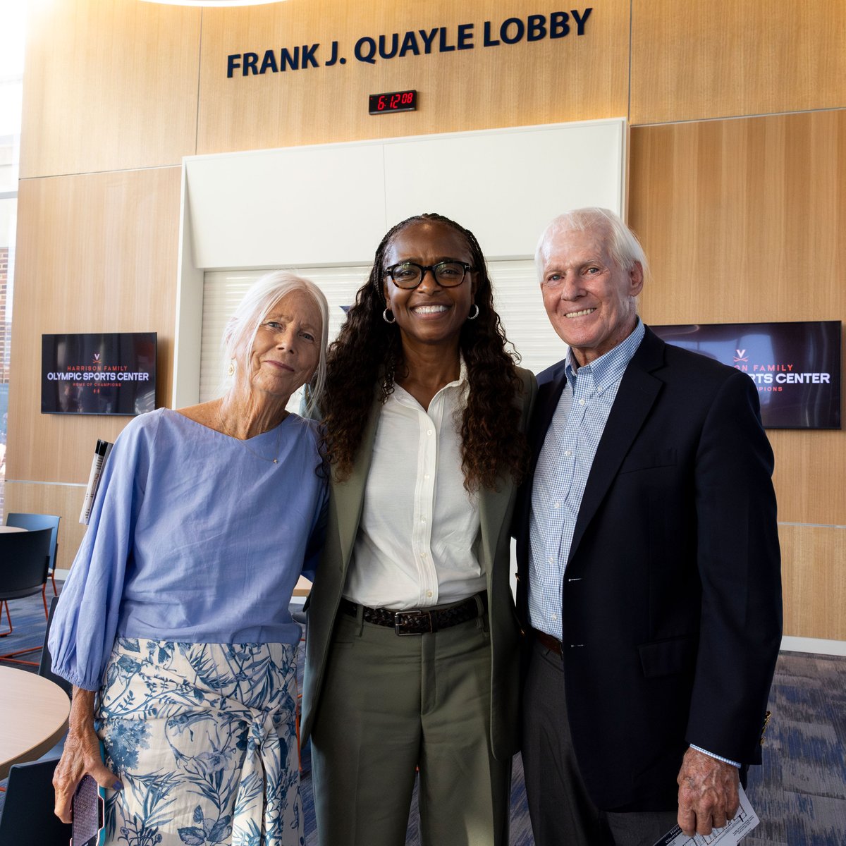 GRAND OPENING: The Harrison Family Olympic Sports Center is OPEN! Check out the full ceremony and be on the lookout for wall-to-wall coverage in the coming days. 🔶⚔️🔷 #GoHoos
tinyurl.com/Harrison-OSC-C…