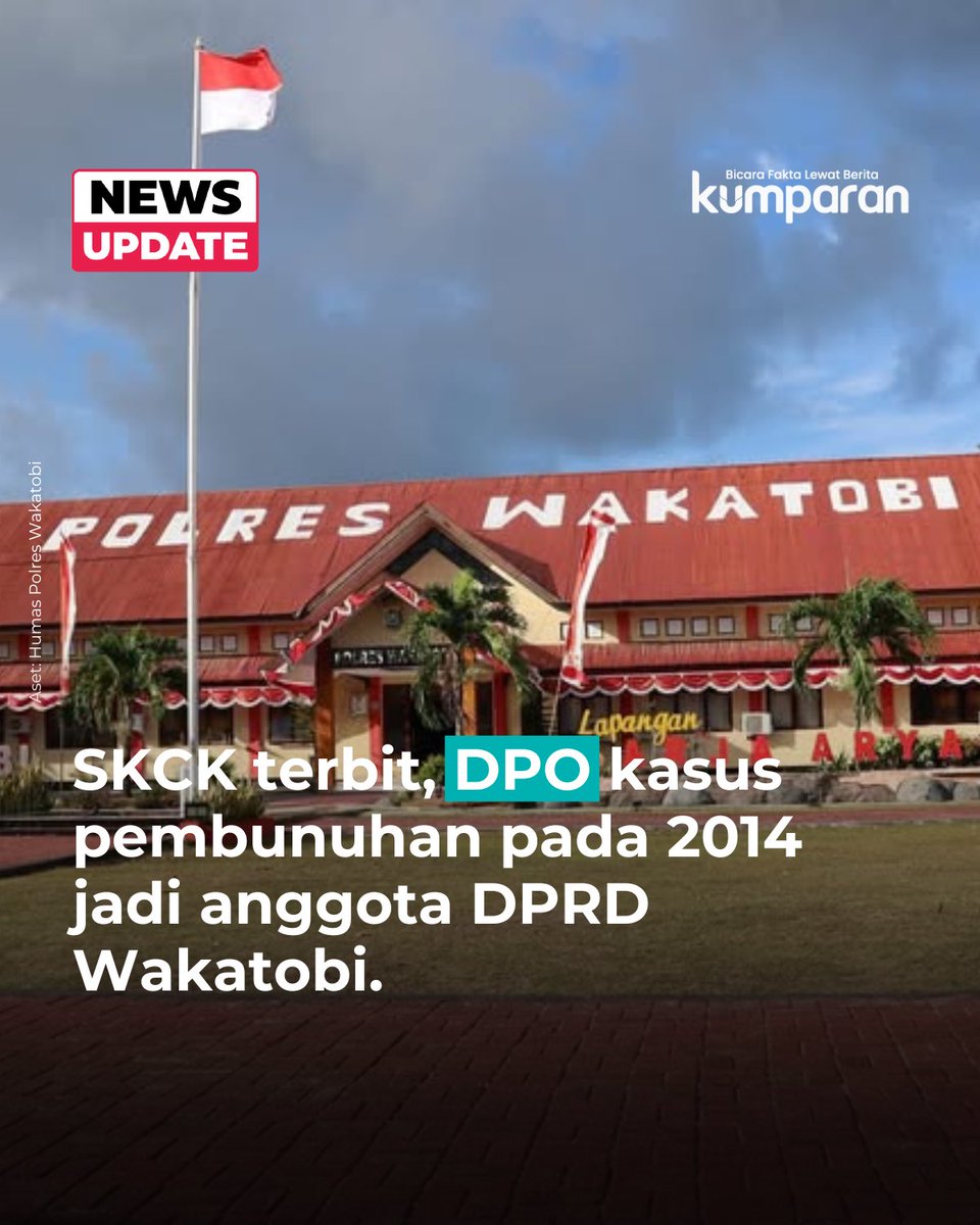 kumparan's tweet photo. Litao alias La Lita, anggota DPRD Wakatobi, Sulawesi Tenggara, ternyata merupakan tersangka kasus pembunuhan pada 2014 lalu. Saat itu, ia bersama dua rekannya menikam seorang remaja bernama Wiranto (17). Dua pelaku lain sudah menjalani hukuman, sementara Litao masuk daftar pencarian orang (DPO) selama 11 tahun sebelum akhirnya kembali muncul dan terpilih sebagai anggota DPRD pada 2024.

Kabid Humas Polda Sultra, Kombes Pol Iis Kristian, membenarkan status tersangka Litao dan menegaskan kasus ini kini ditangani langsung oleh Polda Sultra. Kasus ini menjadi sorotan karena Litao tetap bisa mengurus SKCK untuk pencalonan legislatif meski berstatus DPO. Iis menjelaskan hal itu akibat kelalaian petugas Polres Wakatobi dalam memverifikasi catatan kriminal. Petugas yang lalai sudah diberi sanksi berupa penempatan khusus, demosi jabatan tiga tahun, dan pembatalan keikutsertaan pendidikan perwira.

Meski berstatus tersangka, Litao belum ditahan. Polisi sudah mengirimkan panggilan pemeriksaan, namun ia belum hadir dengan alasan kendala transportasi laut. Pemanggilan kedua telah dilayangkan, dan langkah lebih lanjut akan ditentukan oleh penyidik.

📸: Dok. Humas Polres Wakatobi.

Follow WhatsApp Channel kumparan untuk dapat Informasi terpercaya dikirim langsung ke WhatsApp kamu. Ketik https://t.co/LTFgN0m78w di browser kamu sekarang, agar bisa share informasi tanpa ragu.

#newsupdate #update #news #oneliner #dprd #dprdwakatobi #tersangka #litao #lalita #kriminal #info #infoterkini #berita #beritaterkini #bicarafaktalewatberita #kumparan