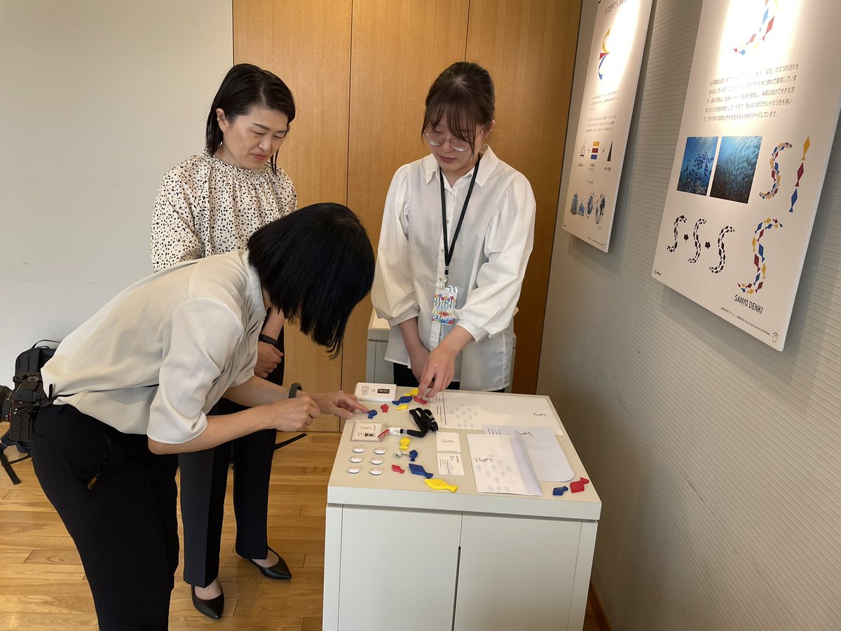 √100展
学生たちが、山洋電気の社内広報取材を受けています。