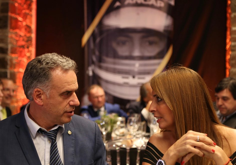 🏅<a href="/OrsiYamandu/">Yamandú Orsi</a> asistió a la gala de los premios “Gonchi” Rodríguez.

En el marco del Día Nacional del Automovilismo Deportivo, el mandatario presenció la ceremonia de distinción a figuras destacadas de esta disciplina.

🔗gub.uy/presidencia/co…