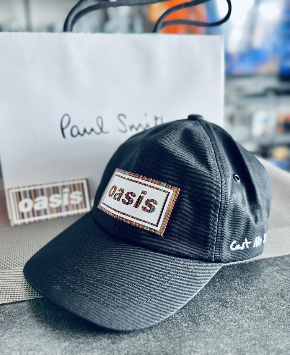 Paul Smith × Oasis キャップ ポール・スミスがオアシスとコラボ 有名ロゴと人気ストライプを