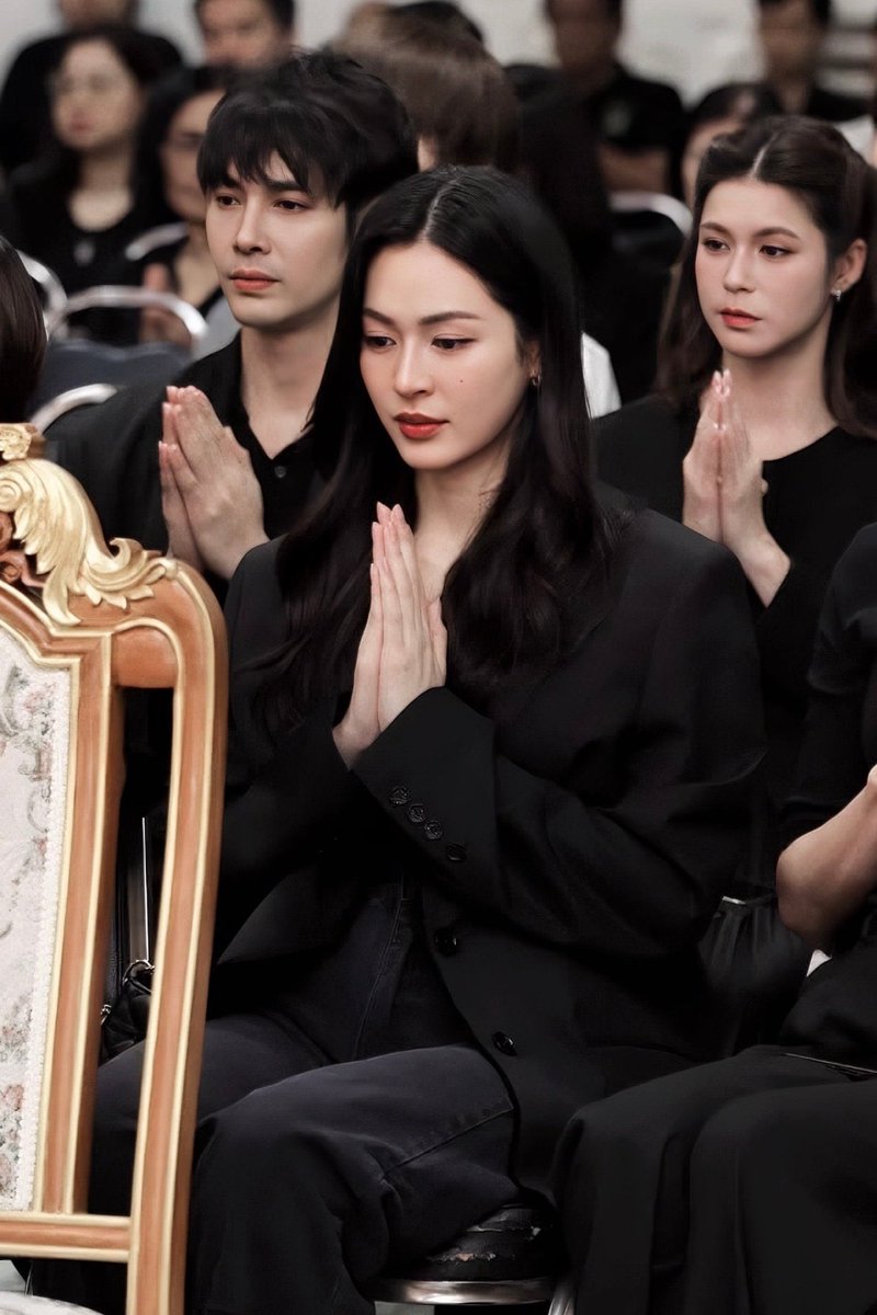 serving visual 

#linglingkwong #หลิงหลิงคอง