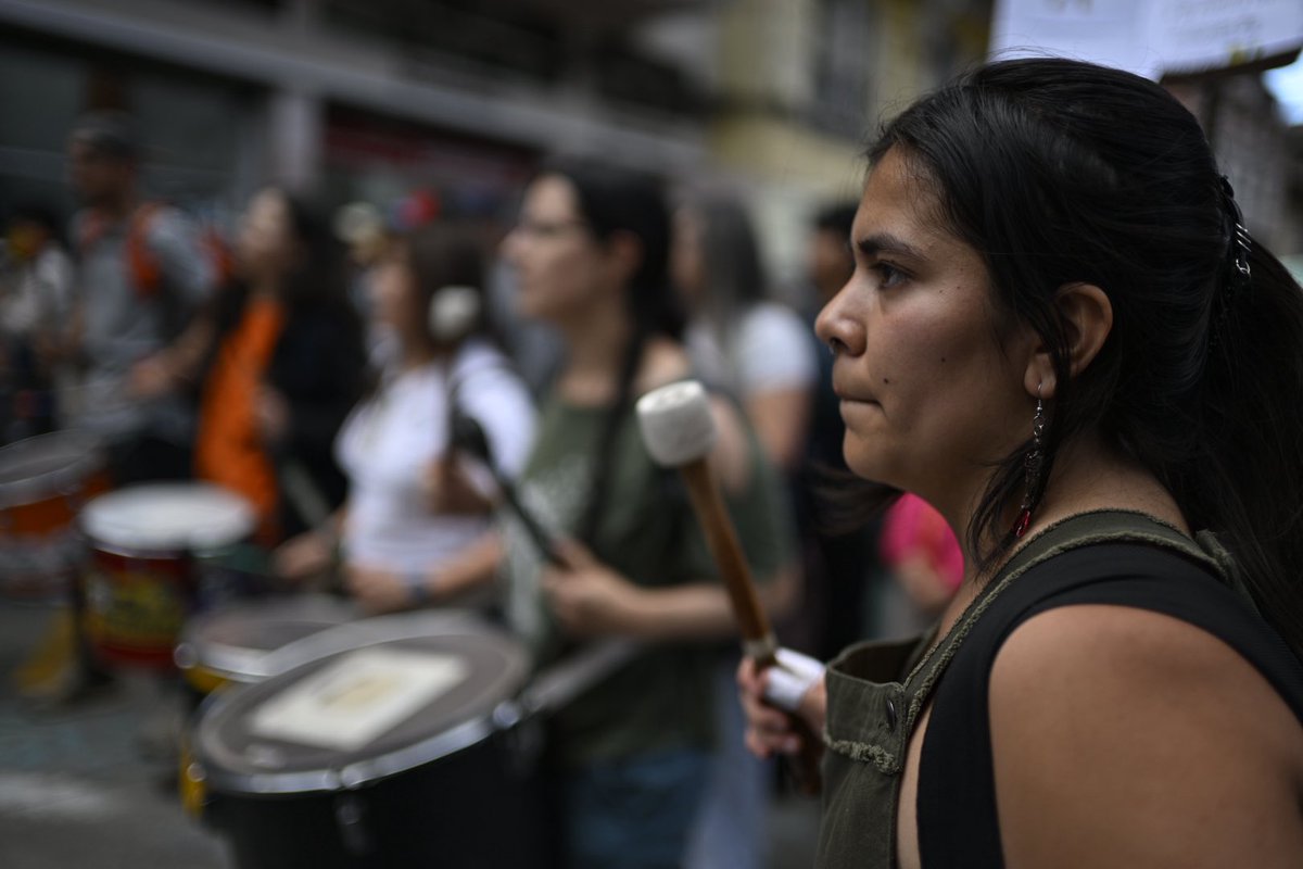 También exigieron declarar en emergencia salud y educación. Cuestionan que la falta de acceso a diálisis está costando vidas.