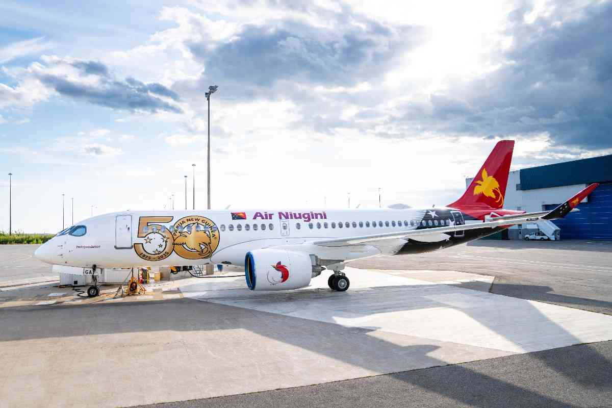 AirbusPRESS's tweet image. Air Niugini takes delivery of its first Airbus A220. Read more: fly.airbus.com/3IgRdsz