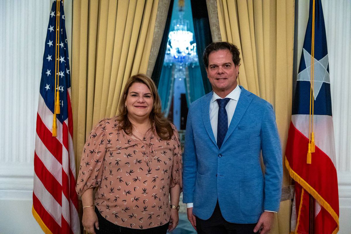 Recibí al empresario residente de Puerto Rico, Bernie Navarro, designado por el presidente Donald Trump como embajador de los Estados Unidos en la República de Perú, quien cuenta con una amplia trayectoria en finanzas y educación. Discutimos oportunidades económicas para la isla