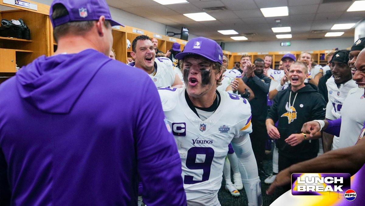 Our Coach &amp; Our QB 💜

📰: mnvkn.gs/46nF11p