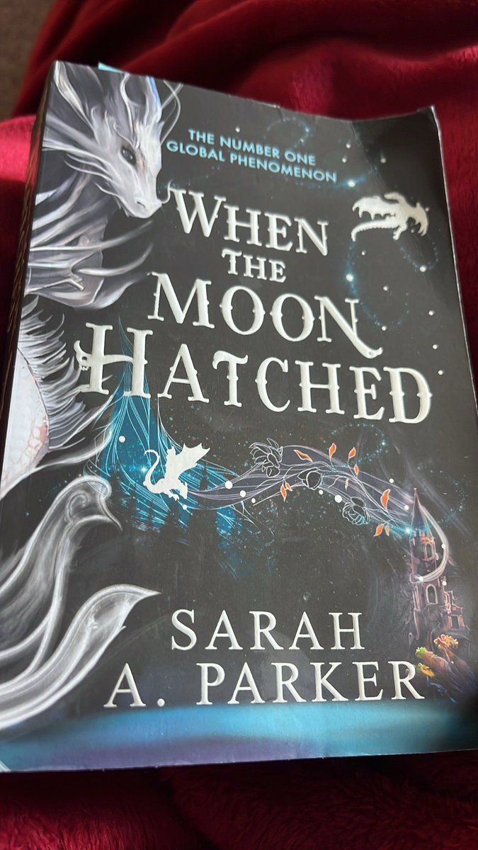TraceyT80651091's tweet image. Bookish checkpoint
📖 Last book you read : Cashelmara
📖 Your current read : When The Moon Hatched
📖 Last book you bought : The Gingerbread Bakery
📖 Next book you want to read : The Valkyries