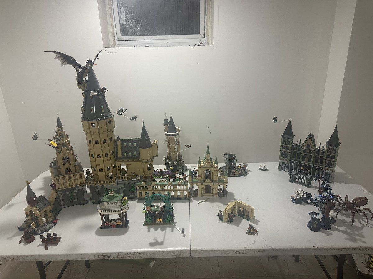 My Lego Harry Potter Hogwarts Display

Over 8000 pieces