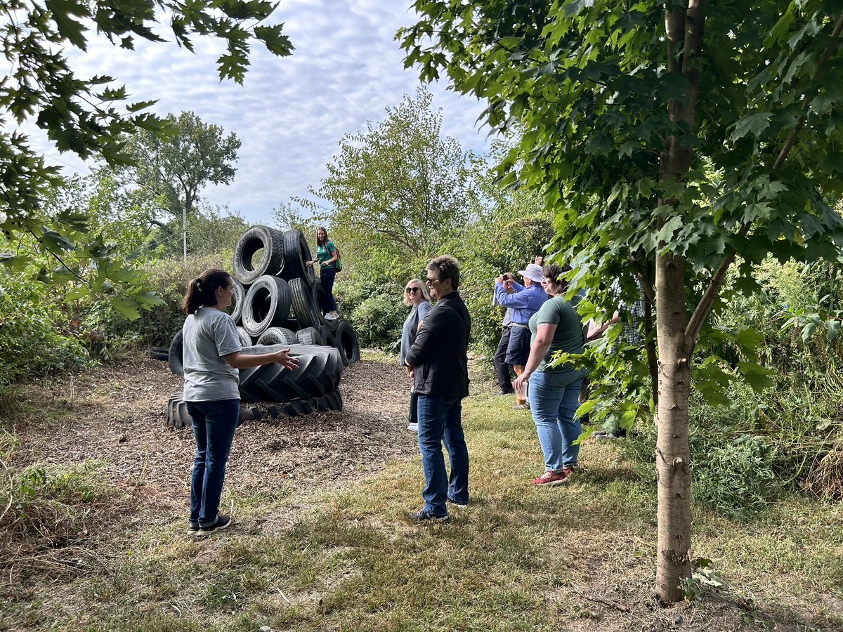 DES_Broncos's tweet photo. We had a great visit with the Ball Brothers Foundation, Muncie Schools, and a number of other local educational entities. Great job to Mrs. Shireman and Mrs. Hargrave serving as out tour guides! https://t.co/e4JPE0adkC